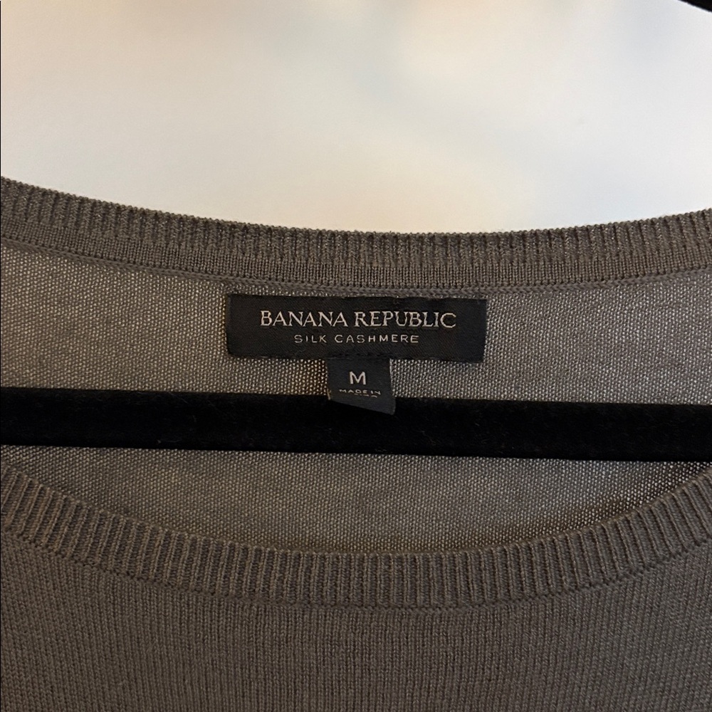 Banana Republic shirt - Picture 2 of 4